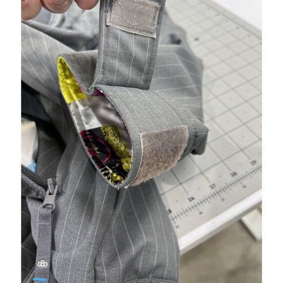 686 Men’s Sz. L Waterproof Hooded Snowboard Jacket Gray Pinstripe - Picture 8 of 11